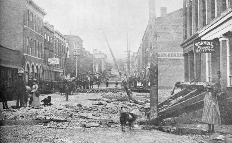 1909 Flood - Walton street bridge area looking North